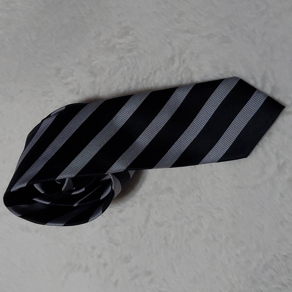 Jf J. Ferrar Silk Tie - Picture 1 of 4